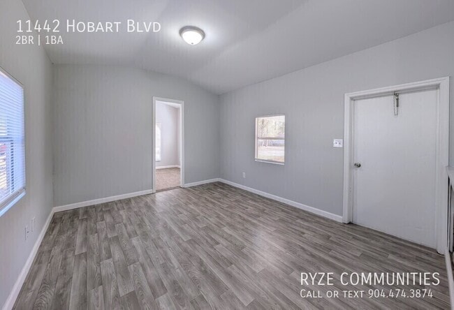 Photo - 11442 Hobart Blvd