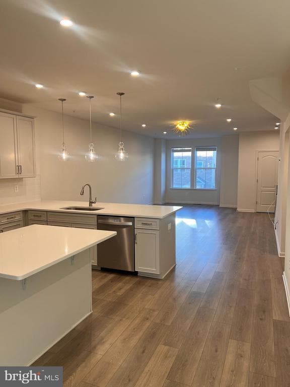 Photo - 8220 Longford Rd