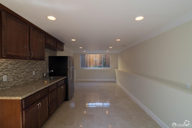 Building Photo - 439 Alhambra Rd Rental