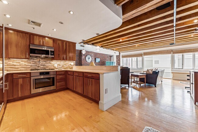 Photo - 36 Commercial Wharf Unit 2