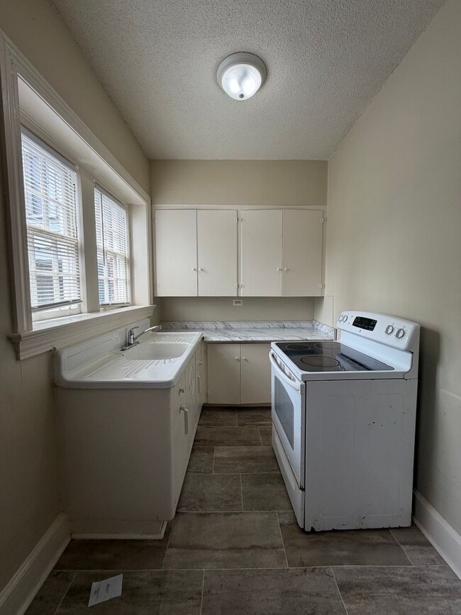 Photo - 1143 A&amp;B N Broad St. Unidad 1143 N Broad, B (Lower Side Apt.)