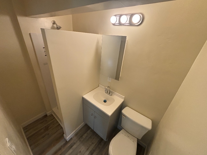 Photo - 1129 E 103rd St