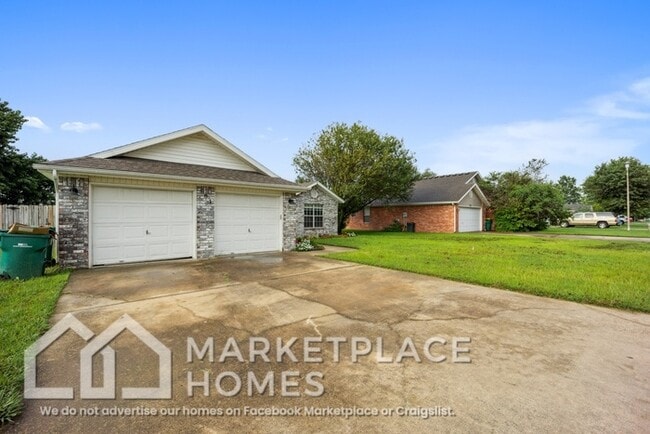 Photo - 601 Cass Rd