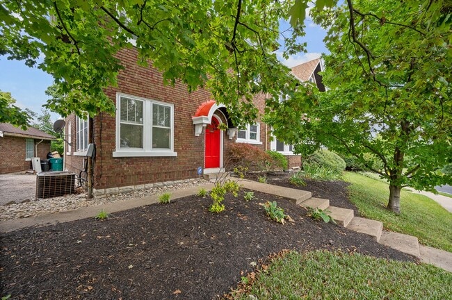 Photo - 505-507 W McMillan Unit 507