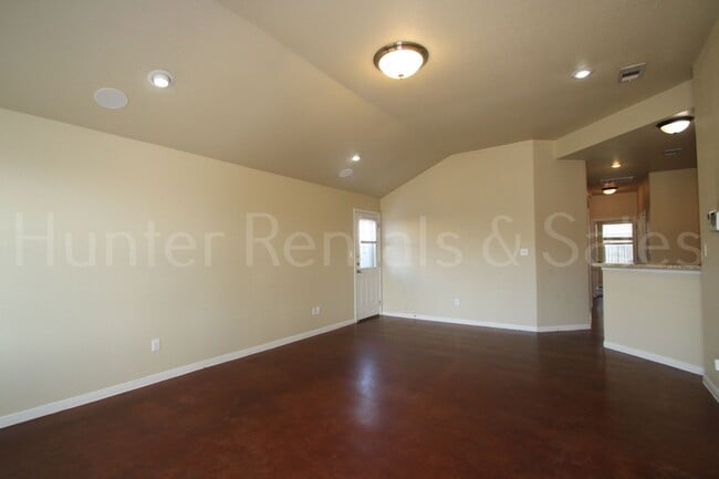 Photo - Beautiful 3 Bedroom Duplex