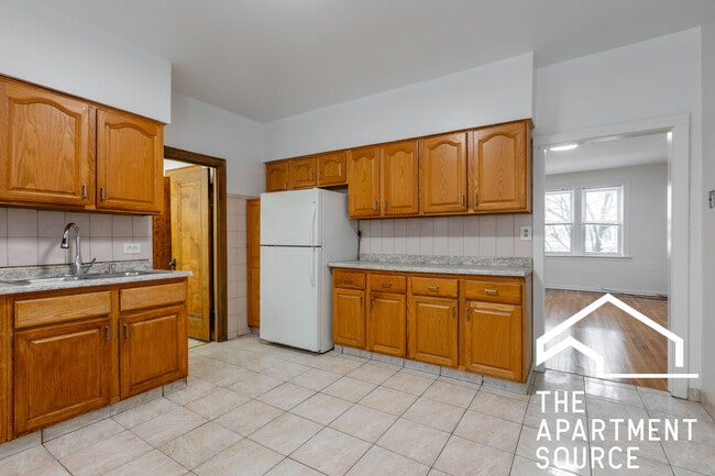 Photo - 4921 W Berteau Ave Unit 2