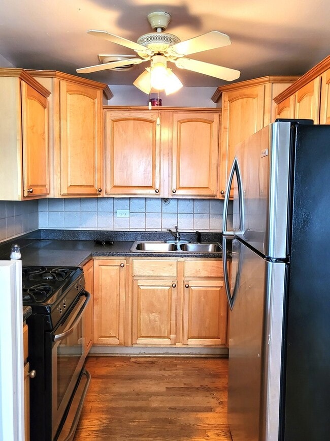 Photo - 4600 N Cumberland Ave Unidad 613