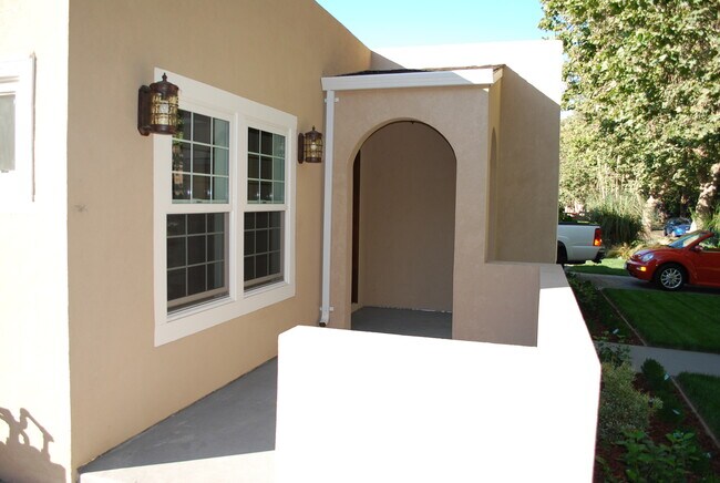 Front Porch - 869 Harding Ave