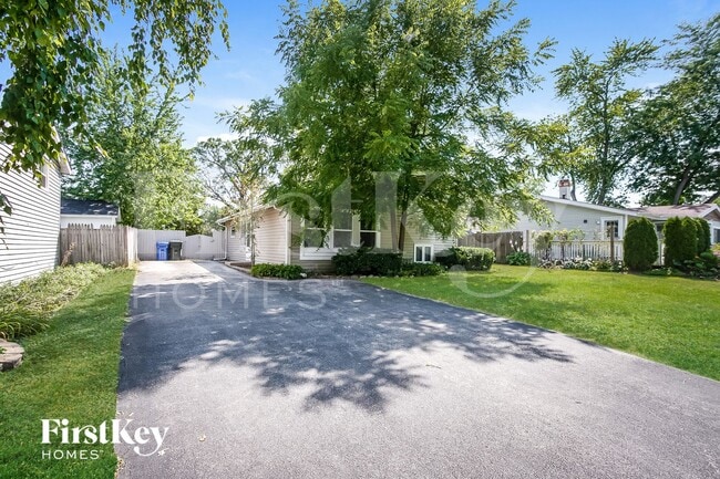 Photo - 529 Apache Ave