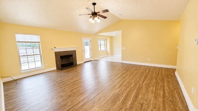 Photo - 3 Bedroom / 2 Bath home in Bentonville - Walk to Bentonville High School!