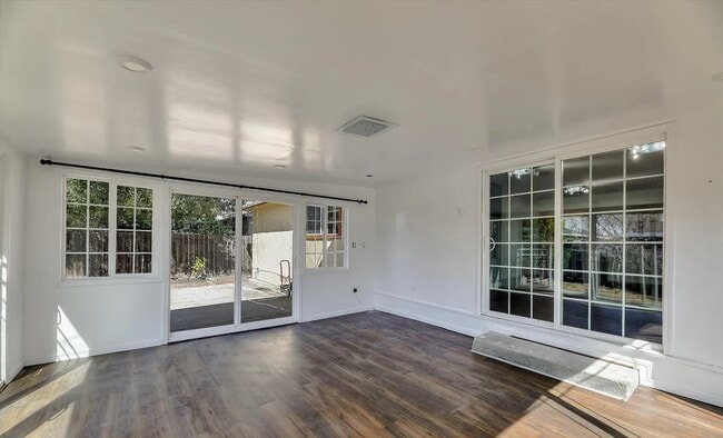 Photo - 157 N Park Victoria Dr