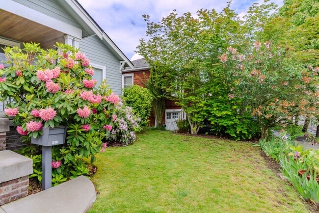 Photo - 4Bd/2Ba Seattle Home