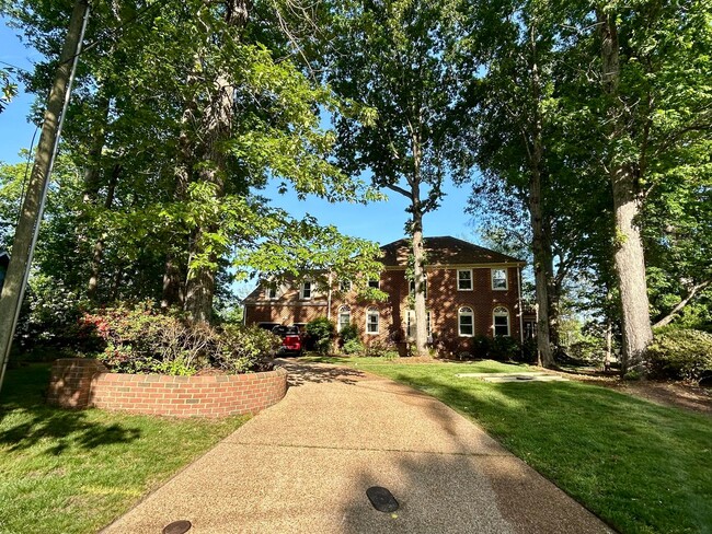 Photo - 805 De La Fayette Ct