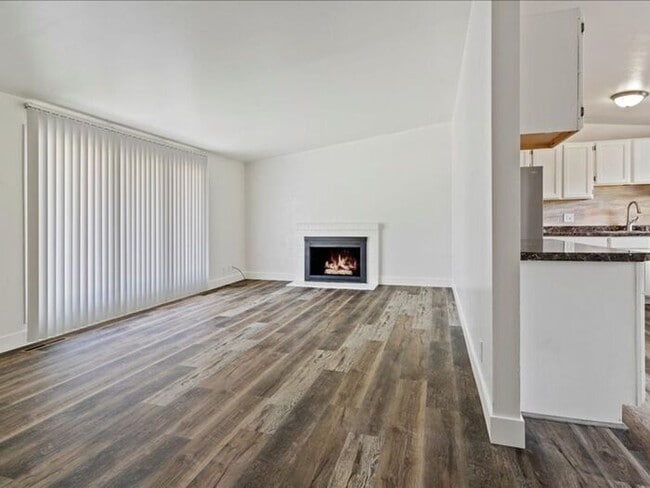 Photo - Murray beautiful 4 bed 2.5 bath family home