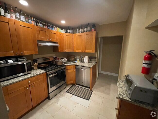 Building Photo - 76-78 Egmont St. Unit 5 Rental