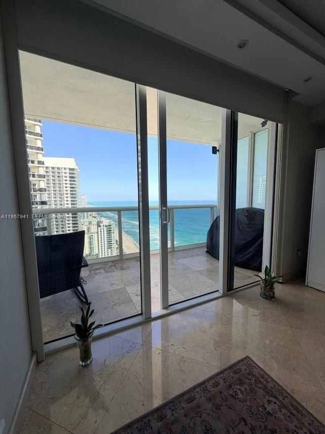 Photo - 1830 S Ocean Dr Unidad 3810