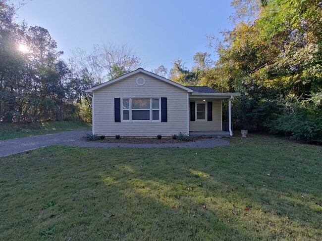 2 Bedroom 1 Bath home in Aiken! - 2 Bedroom 1 Bath home in Aiken!