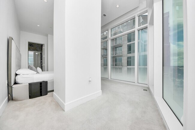 Building Photo - 4521 San Felipe St Unit 1904