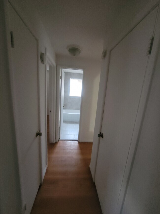 Photo - 1980 Yosemite St Unidad 1980