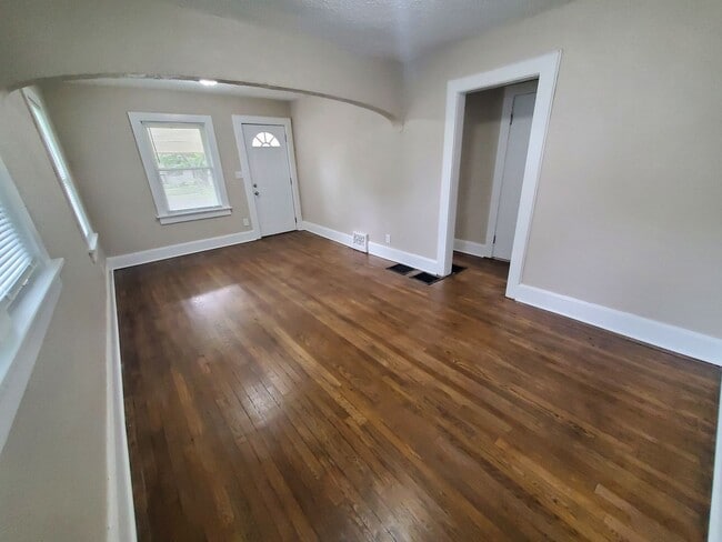 Adorable 2 bedroom, 1 bathroom home! - Adorable 2 bedroom, 1 bathroom home!