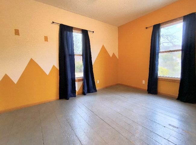 Photo - 2705 College Dr