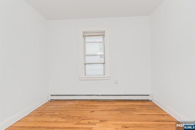 Photo - 57 Clinton Pl