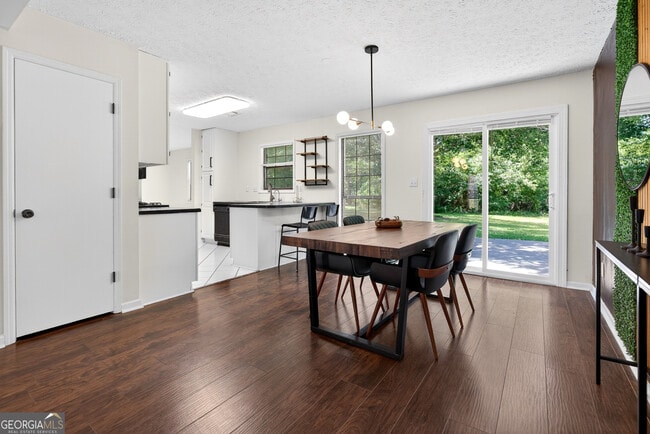 Photo - 11525 Matthews Trail