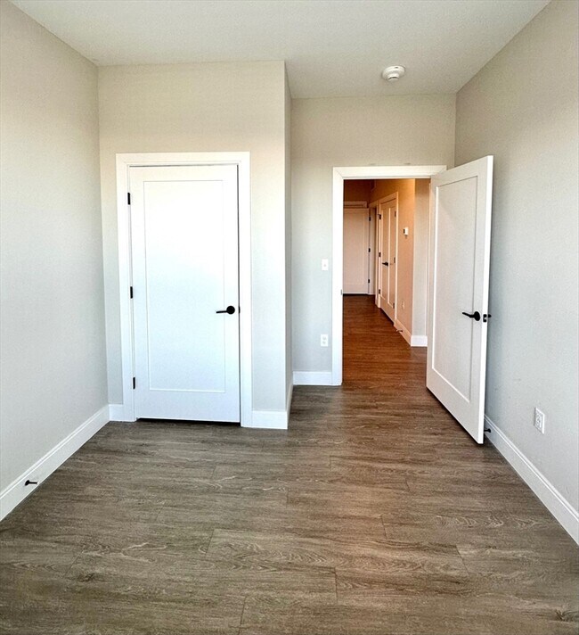 Photo - 344 Bremen St