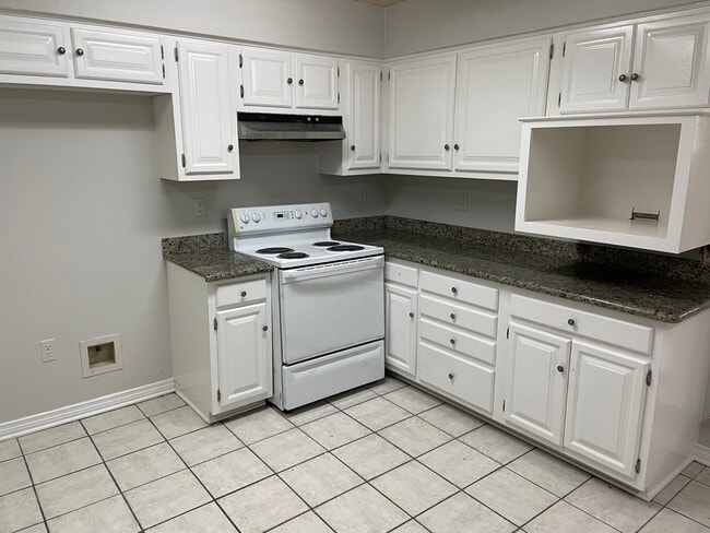Photo - 212 Lexington Dr