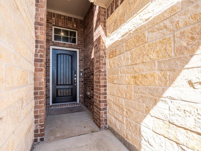 Building Photo - 16431 Elkcreek Dr