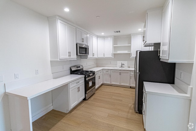 Building Photo - 3672 W Imperial Hwy Unit 501 Rental