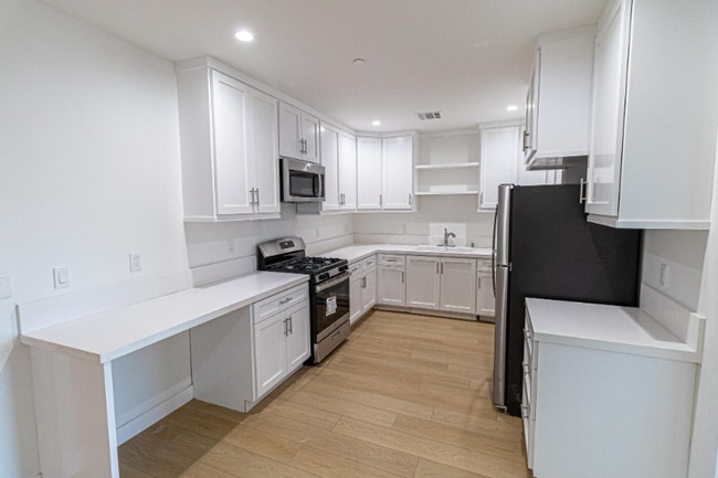 Photo - 3672 W Imperial Hwy Apartment Unit 501