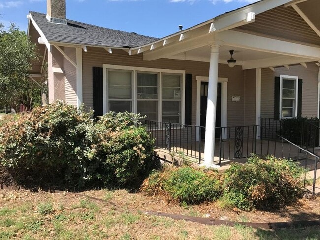 Photo - 826 E N 15th St