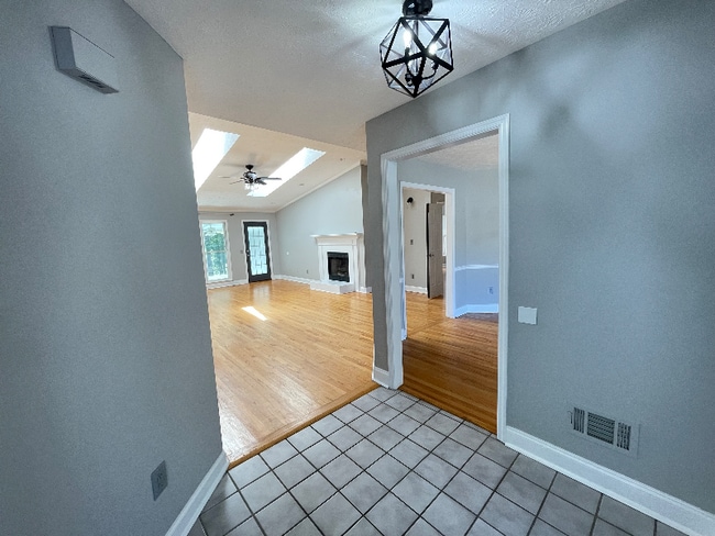 Photo - 645 Clearwater Pl