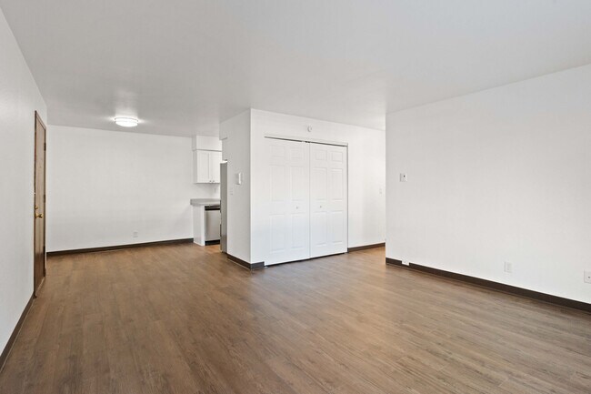 Photo - Hillcrest Apartments