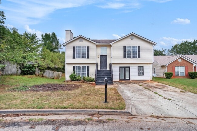 Building Photo - 4474 Thornwood Crescent