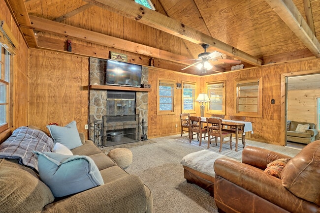 Photo - 492 Sims Way