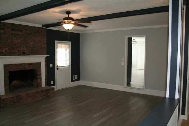 Photo - 2075 Pinewood Dr