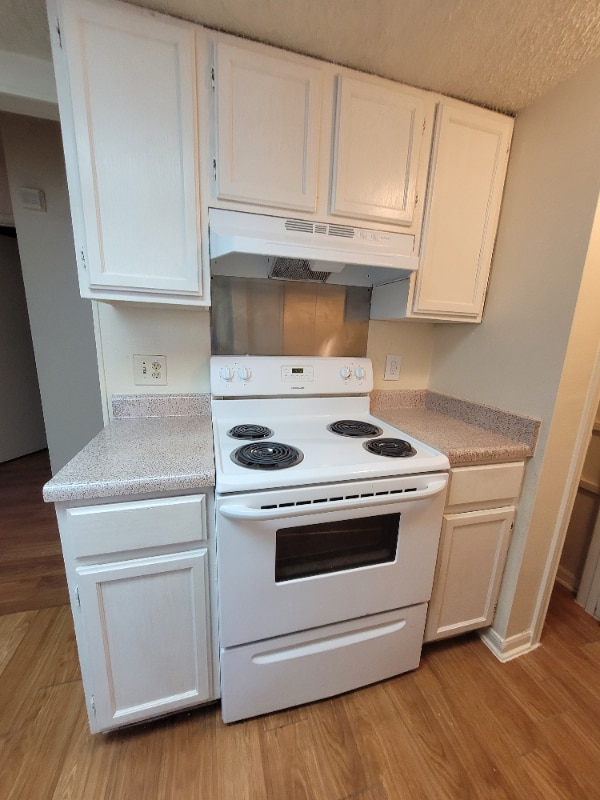 Photo - 6303 Windsor Castle Unit 2