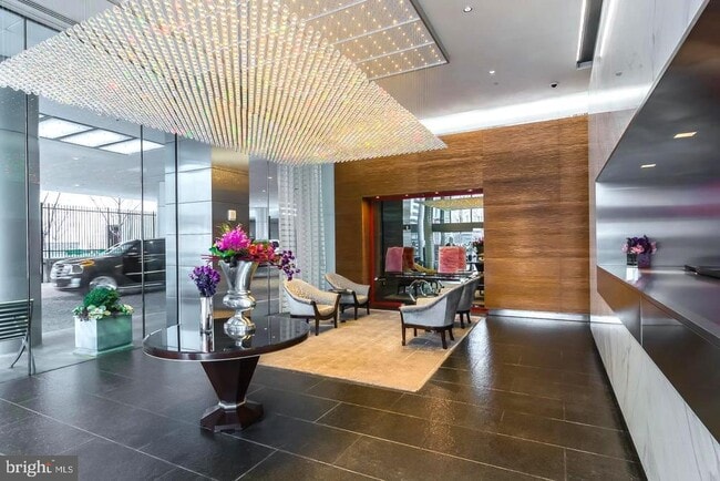 Building Photo - 1414 S Penn Square Unit 8C