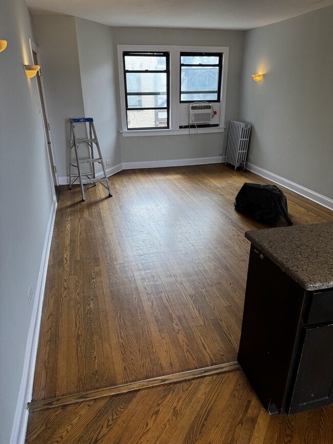 Photo - 5655 N Spaulding Ave