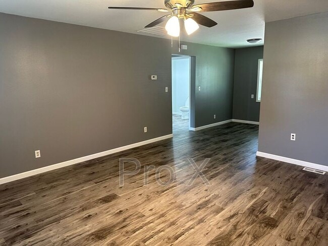 Photo - 825 S Cherokee St