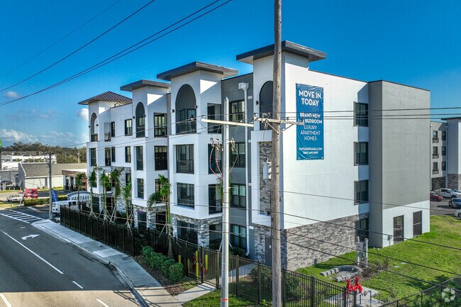 Photo - Vantage on Hillsborough - Phase II