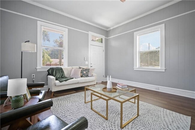 Photo - 354 S Dearborn St