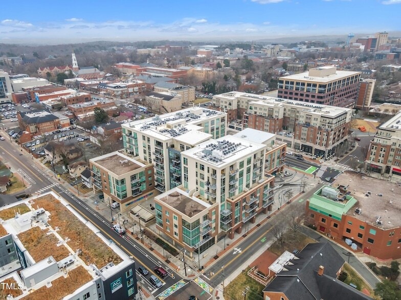 Photo - 140 W Franklin St
