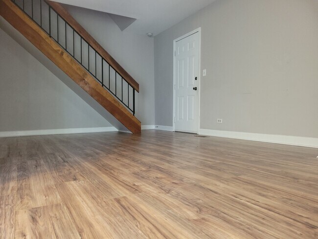 Photo - 2211 Dorchester Ct