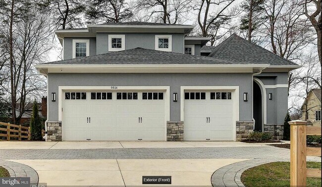 Photo - 9814 Fernwood Rd