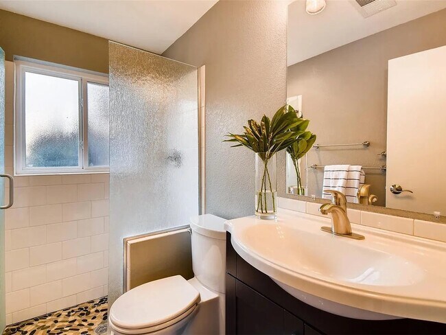 1403 Lefthand Dr Unit Garden Level