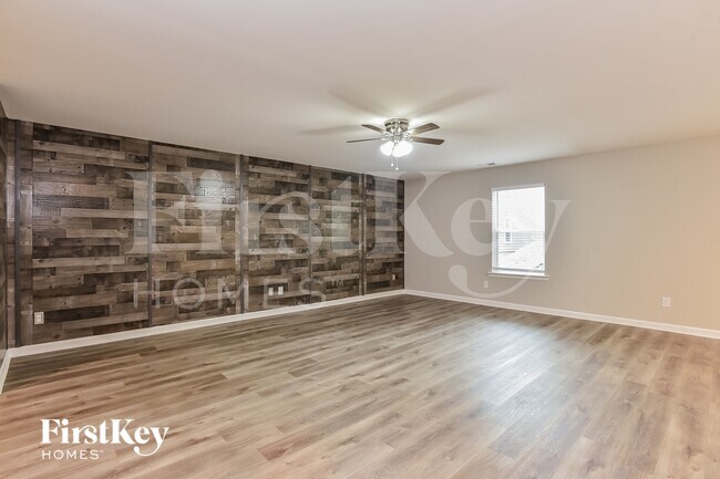 Photo - 304 Sportsman Dr