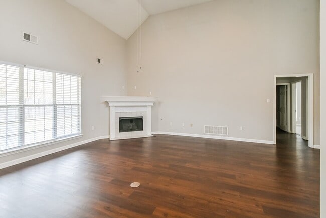 Photo - 5678 Kuykendall Dr